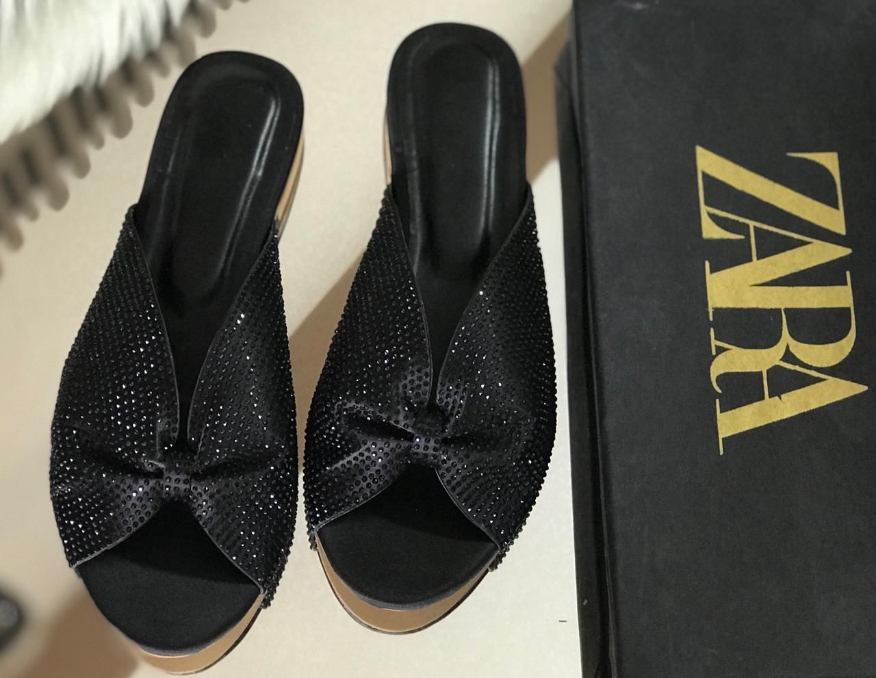 Zara diamond flate